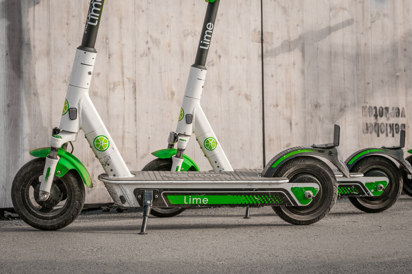 Hård ring diktator tale E-scooter giant Lime has been on the charm offensive to get on Irish  streets - Fora